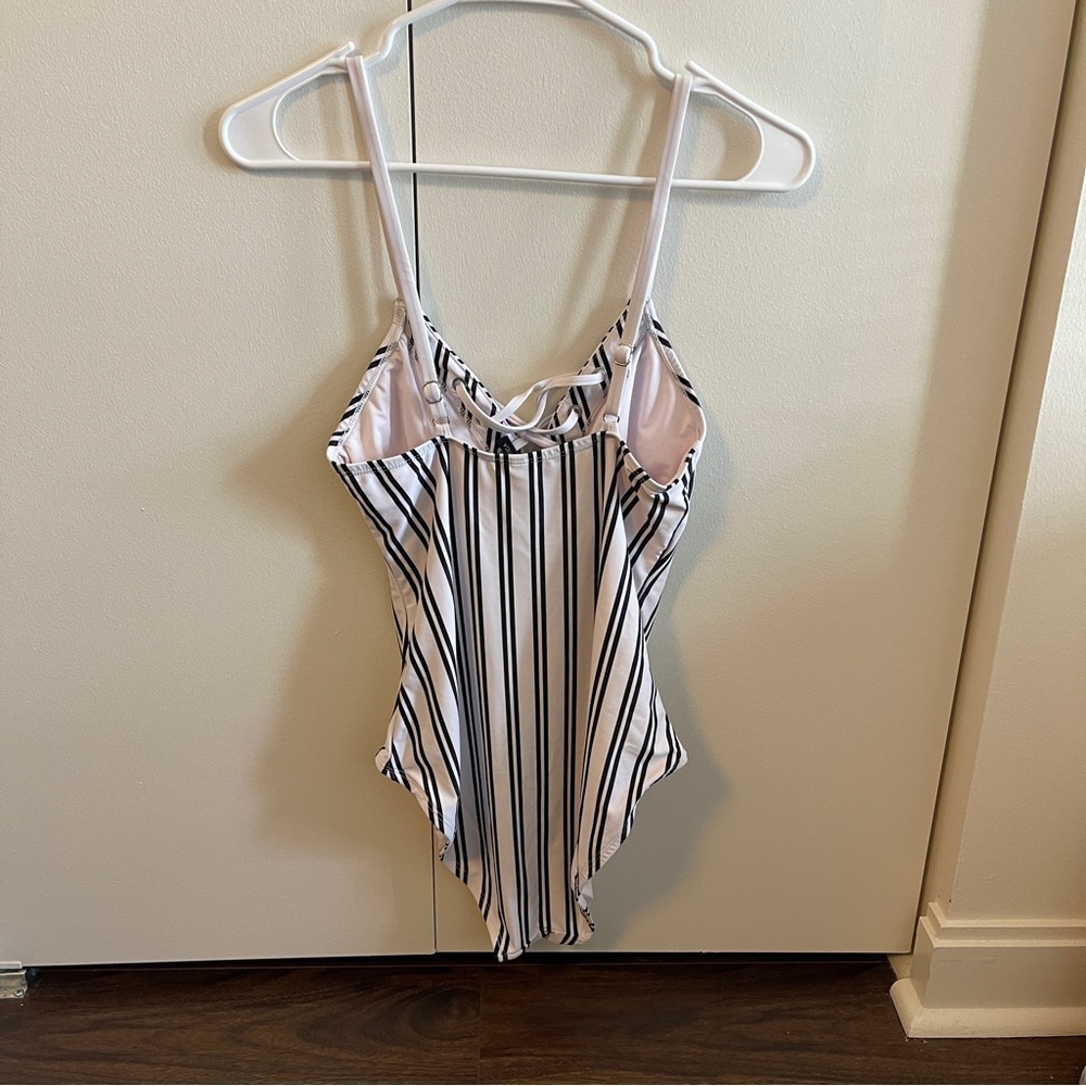 Nautica Striped Lace-Up One-Piece Swimsuit | Size M - Picture 4 of 6